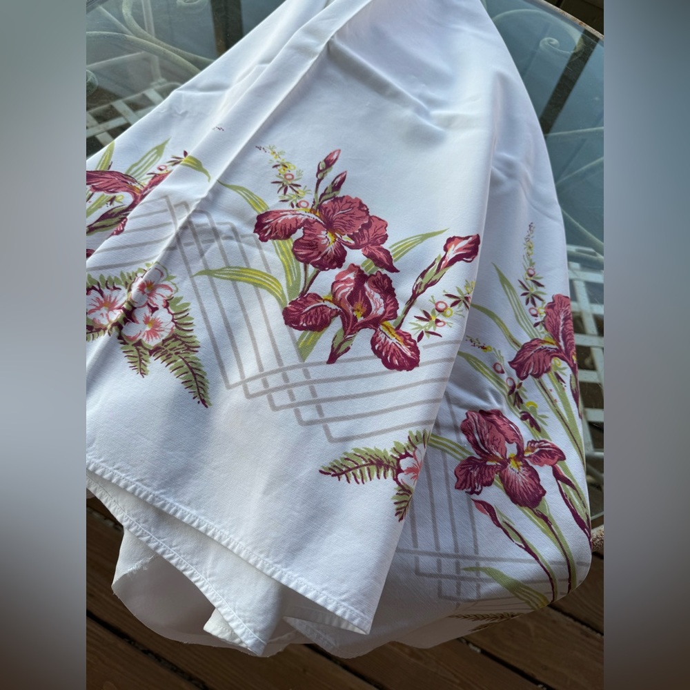 Vintage 1940’s Linen Tablecloth